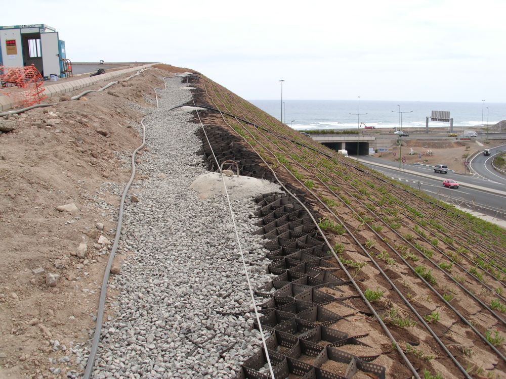 Image mise à l'avant Maintien de terre sur talus