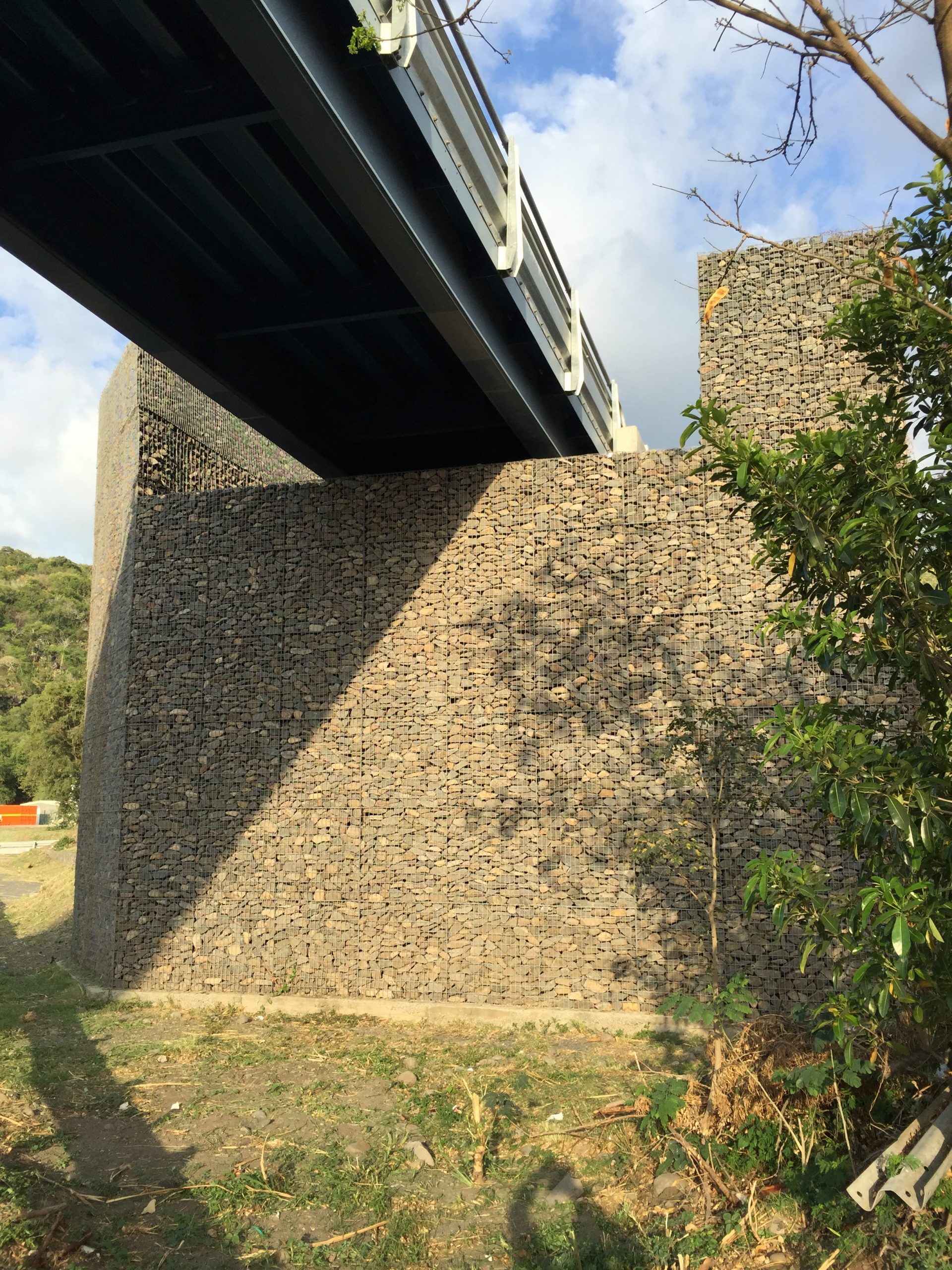 Image mise à l'avant Habillage gabion de culée et murs en retour