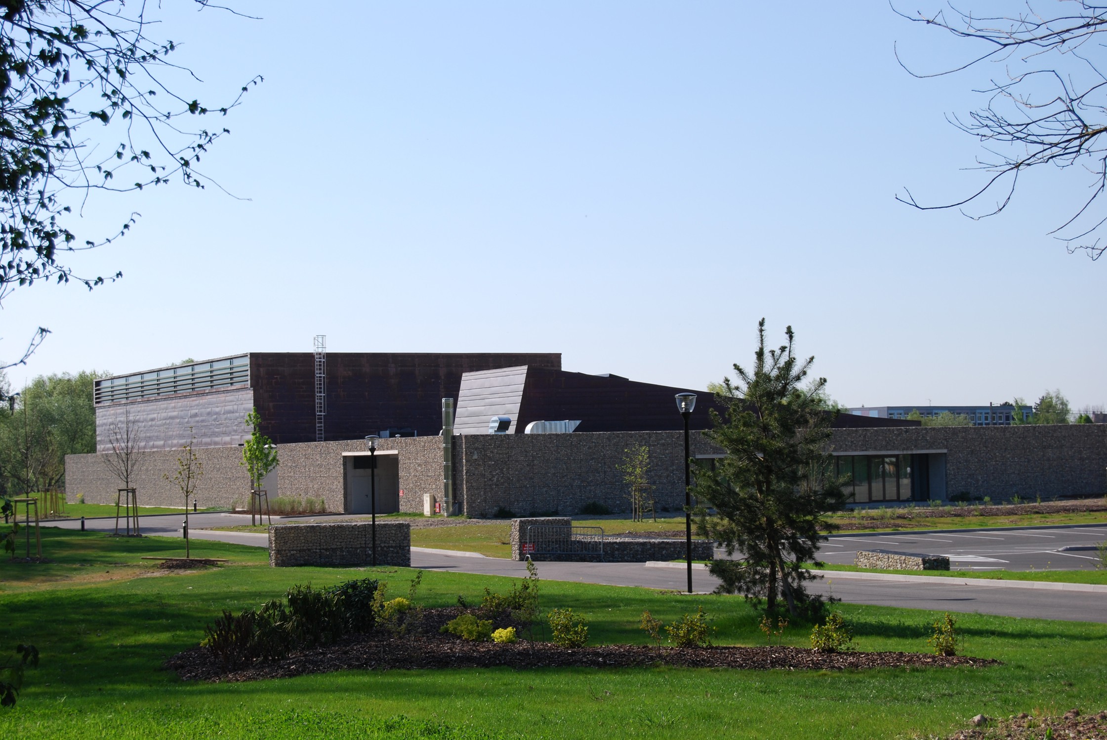 Image mise à l'avant Façade gabion de salle de sports