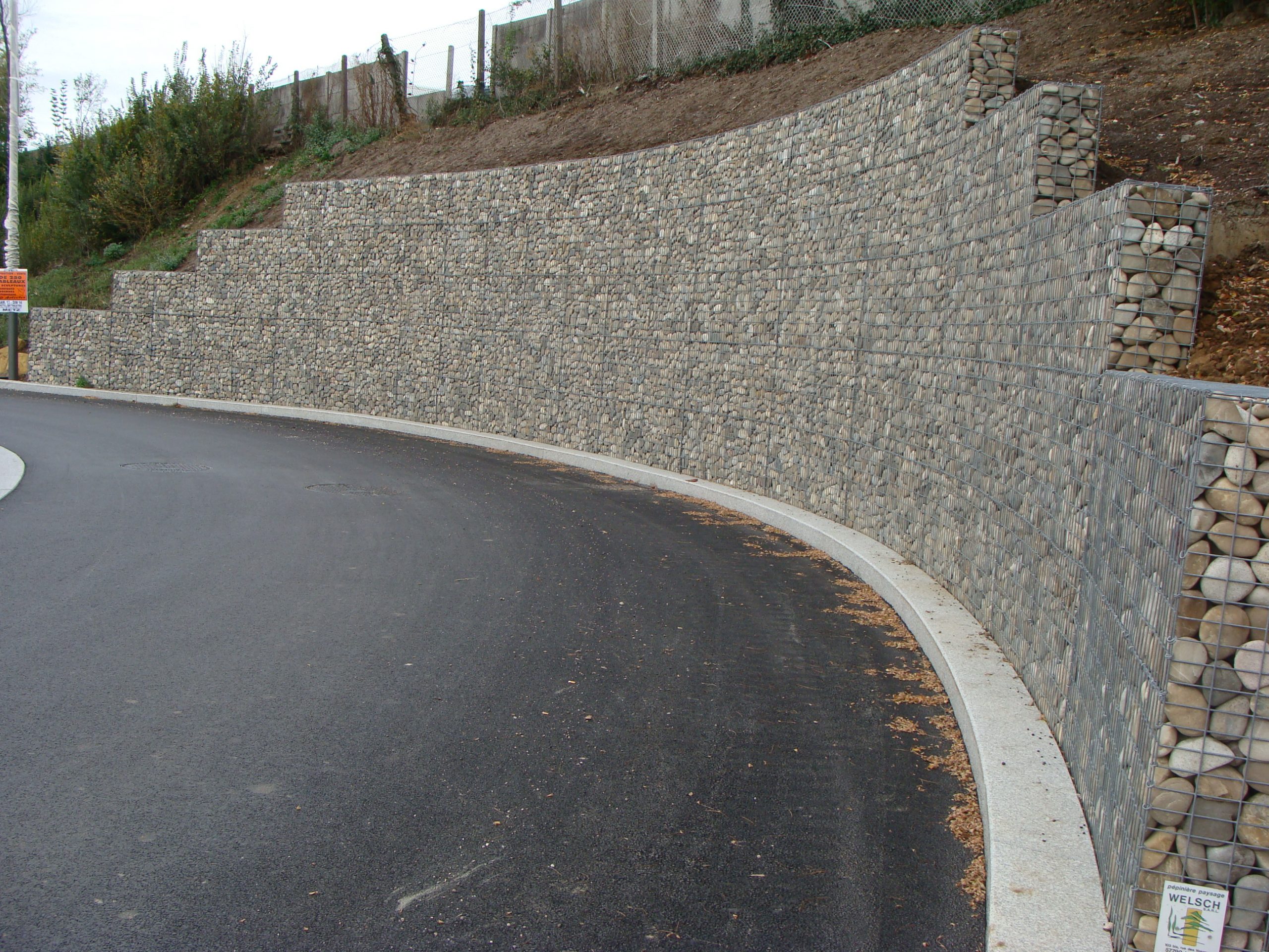 Image mise à l'avant Habillage gabion de béton projeté ou berlinoise