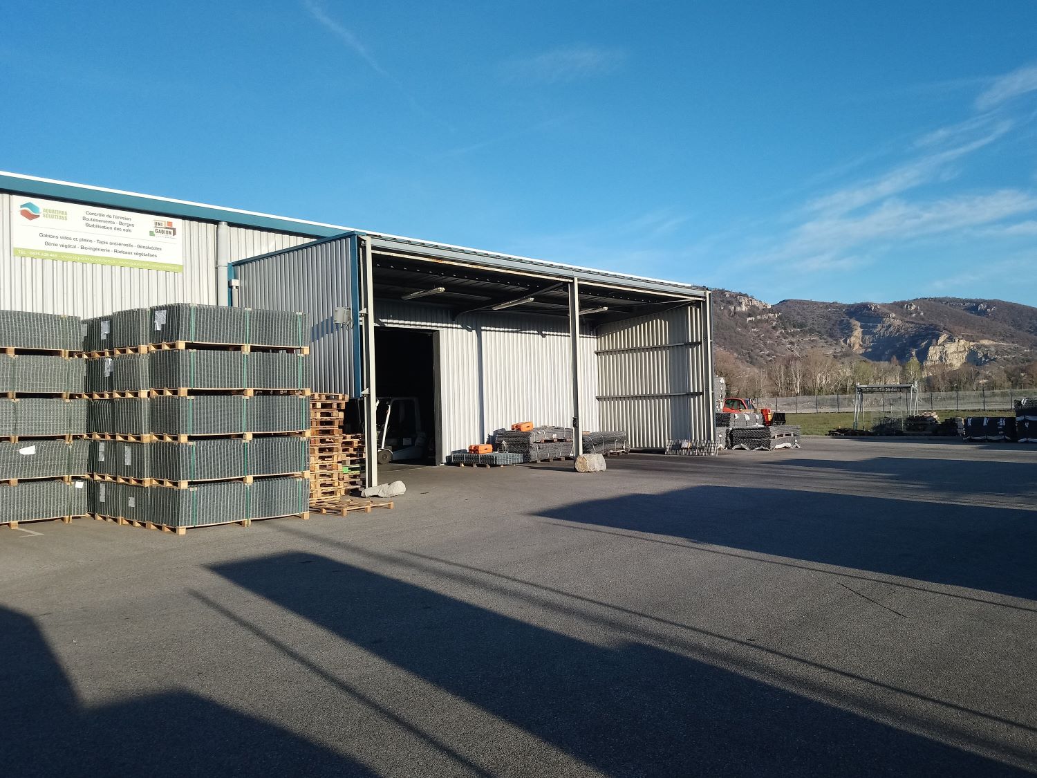 Entrepot Aquaterra solutions pouzin